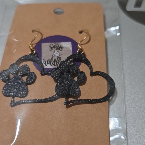 Paw print 3-D printed light-weight Earrings - Picture 2 of 4